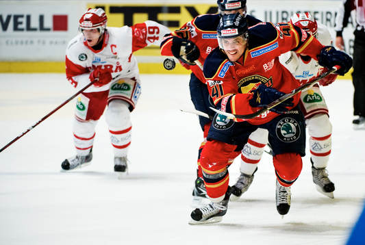 Daniel Widing, Djurgården, jagar pucken