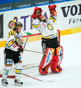 Simon Bertilsson och Niklas Svedberg, målvakt, Brynäs