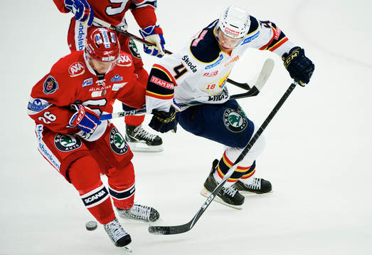 Mattias Carlsson, Södertälje, kämpar mot Marcus Nilson,