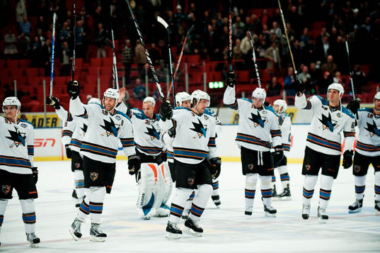 San Jose Sharks-spelarna tackar publiken