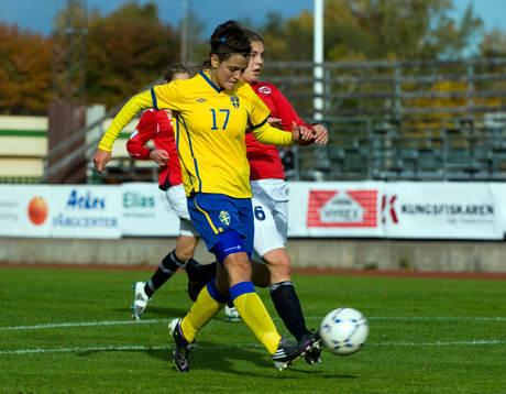 Bläddra bland fler bilder av Fotboll,  F15/95, Sverige - Norge