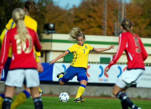 Maja Andersson, Sverige skjuter in 1-0