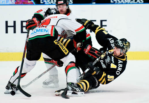 Jens Westin och Daniel Josefsson, Modo, stoppar David