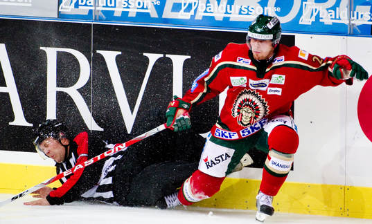 Toni Koivisto, Frölunda kör över domare Thomas Andersson