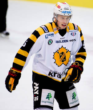 Adam Larsson,  utan klubba