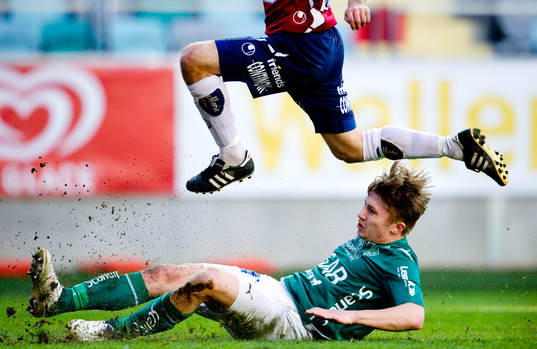 Adam Gradén, Brage, glidtackling