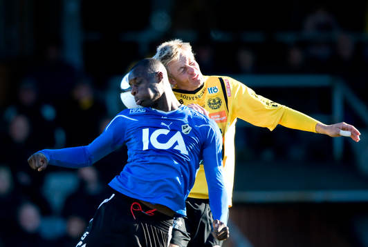 Joe Sise, Halmstad och Patrik Rosengren, Mjällby nickduell