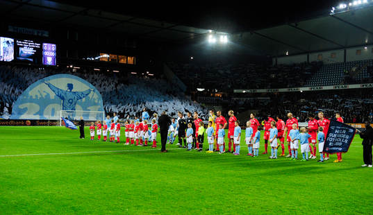 Tifo och laguppställning, lineup