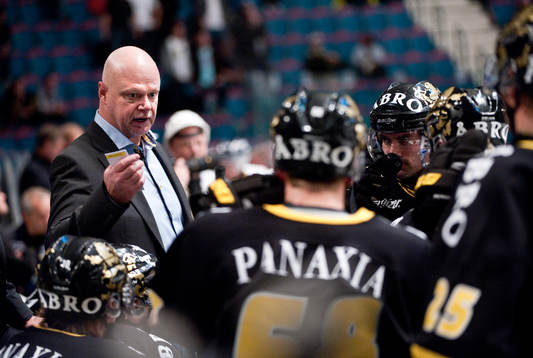 Time Out AIK, Roger Melin, tränare ber spelarna hålla