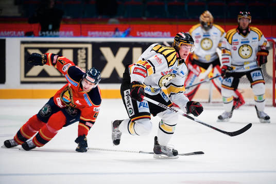 Mattias Ekholm, Brynäs drar ifrån Marcus Nilsson,