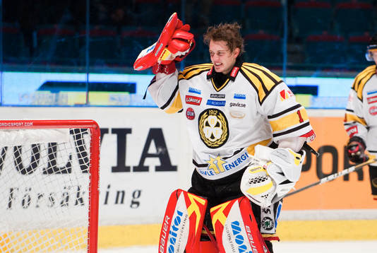 Niklas Svedberg, målvakt, har ont