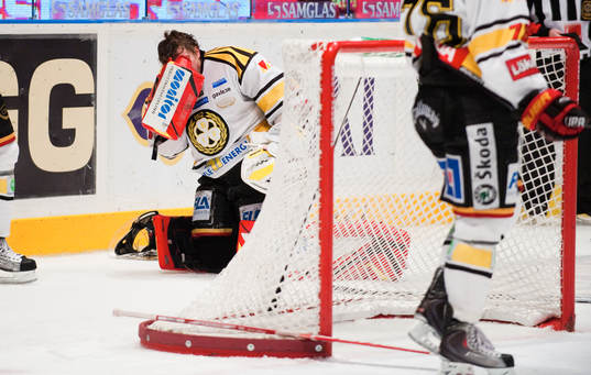 Niklas Svedberg, målvakt Brynäs har ont
