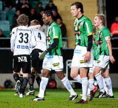Gais gör 0-1 genom att Johan Mårtensson, GAIS (th) gör