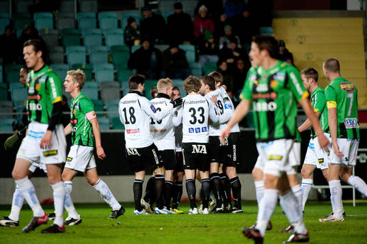 Gais gör 0-1 genom att Johan Mårtensson, GAIS (tv) gör