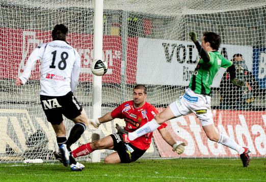 Markus Astvald, Örebro, missar öppet läge. Hallgrímur