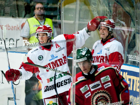 Ilkka Pikkarainen, Timrå, gör 2-1. Jubel