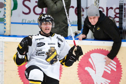 Josh MacNevin, AIK jubel
