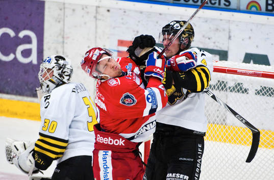 Patrik Carlsson, Södertälje åker på en smäll av Dick
