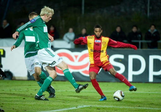 Carl Nyström, Väsby och Yussuf Saleh, Syrianska (0-3)