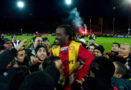 Tvåmålsskytten Peter Ijeh, Syrianska gratuleras