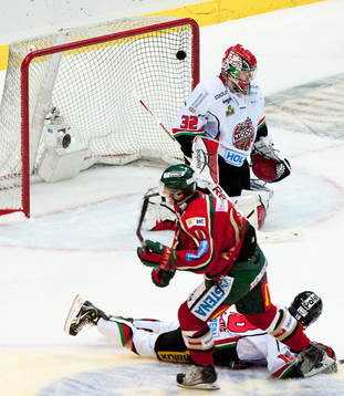 Per-Johan Axelsson, Frölunda, gör 2-0