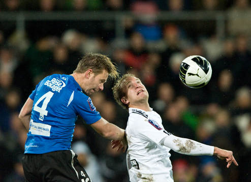 Tommy Jönsson, Halmstad och Robert Åhman Persson, AIK,