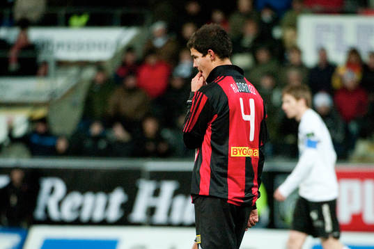 Mauricio Albornoz, BP biter sig själv i fingret