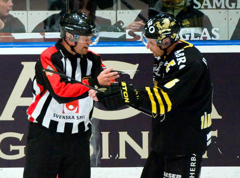 Sören Persson, domare och Dick Tärnström, AIK