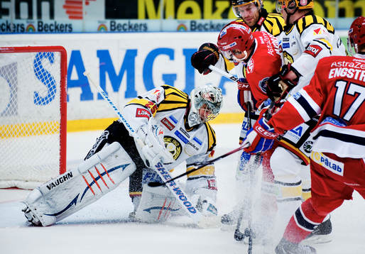 Thomas Greiss, målvakt, Brynäs, stoppar en puck