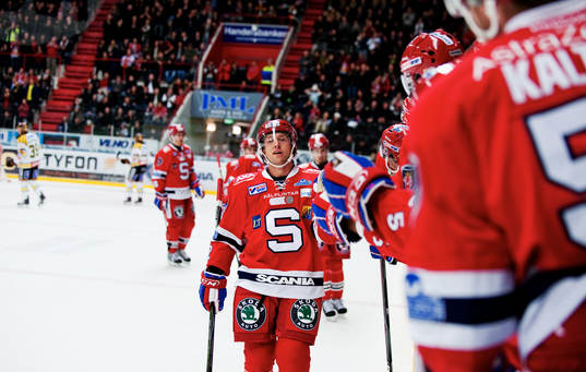 Arto Laatikainen, Södertälje, gratuleras till sitt