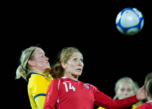 Lise Klaveness, Norge och Marie Hammarström, Sverige