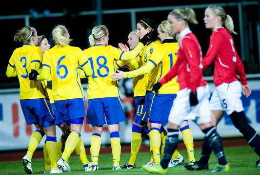 2-0 Lotta Schelin och hela Sverige jublar. Jubel