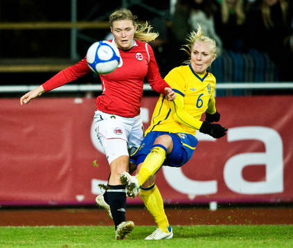 Ingvild Isaksen, Norge och Johanna Frisk, Sverige, närkamp