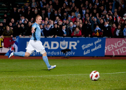 Daniel Larsson gör 0-1 till Malmö, jubel