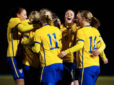 Glada svenska spelare