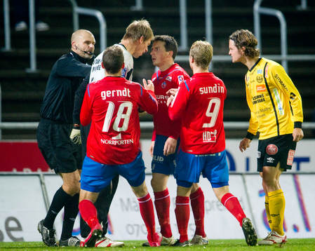 Mattias Asper, målvakt, Mjällby bråkade med Ardian