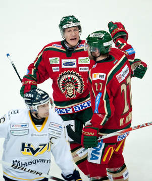 1-3 till Frölunda genom Mikko Mäenpää, jubel Niklas