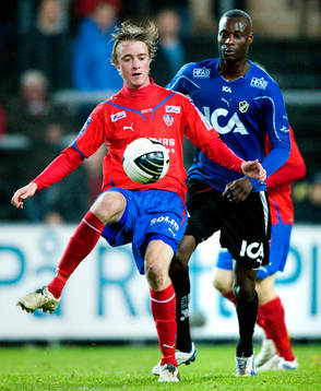 Rasmus Jönsson, Helsingborg, och Joe Sise, Halmstad