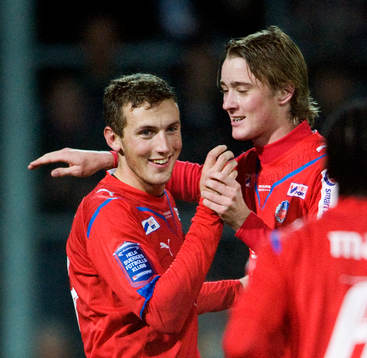 0-3 straff Alexader Gernt som grattas av 2-målsskytten
