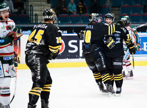 Richard Gynge kramar om Peter Nolander, AIK