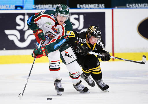 Andreas Karlsson, Frölunda, utmanas av Fredrik Carlsson,