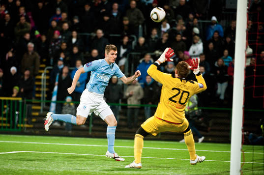 Dardan Rexhepi, Malmö nickar in bollen