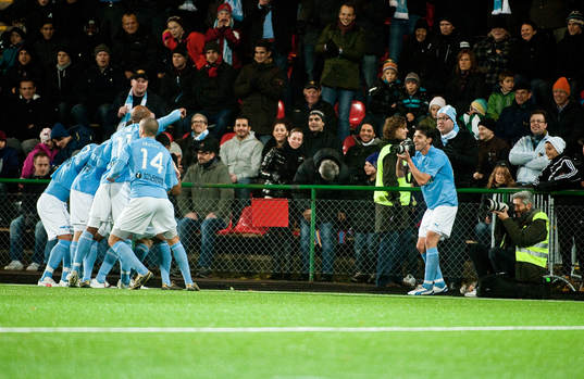 Agon Mehmeti, Malmö lånar en kamera av Sydsvenskans