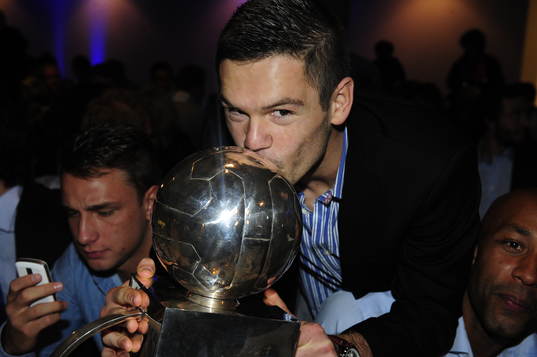 Ivo Pekalski med Lennart Johanssons pokal. Svenska Mästare