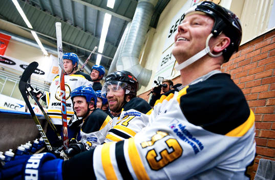 Ishockey, Sven Tumba Johansson hedras med en liten match