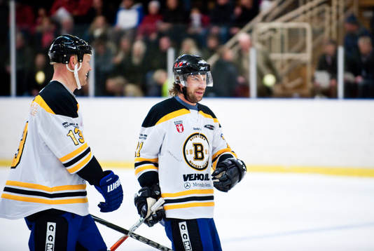 Ishockey, Sven Tumba Johansson hedras med en liten match
