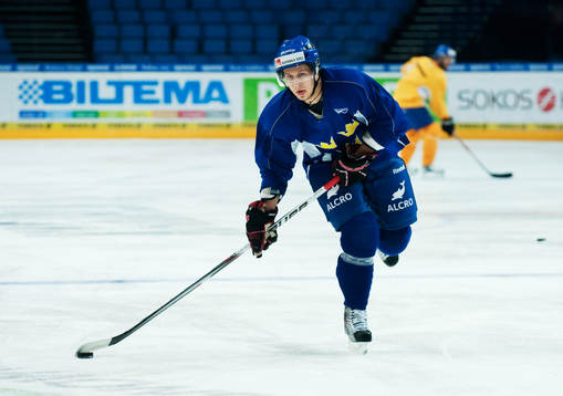 Elias Fälth skjuter