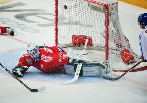 Janne Lahti, Finland, gör 4-0 bakom Marek Schwarz,
