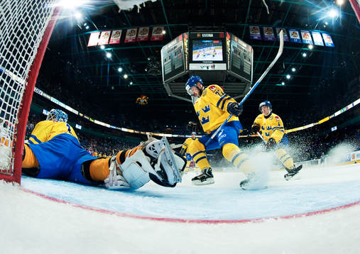 Stefan Liv, målvakt, Niklas Persson och Mattias Ekholm,