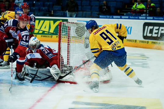 Andreas Jämtin, Sverige, oroar framför Mikhail Biryukov,